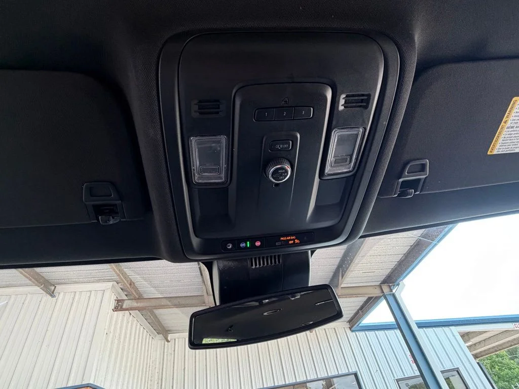 Used 2024 Summit White Chevrolet LT image 32