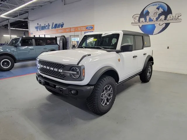 New 2025 Oxford White Ford Badlands® image 9