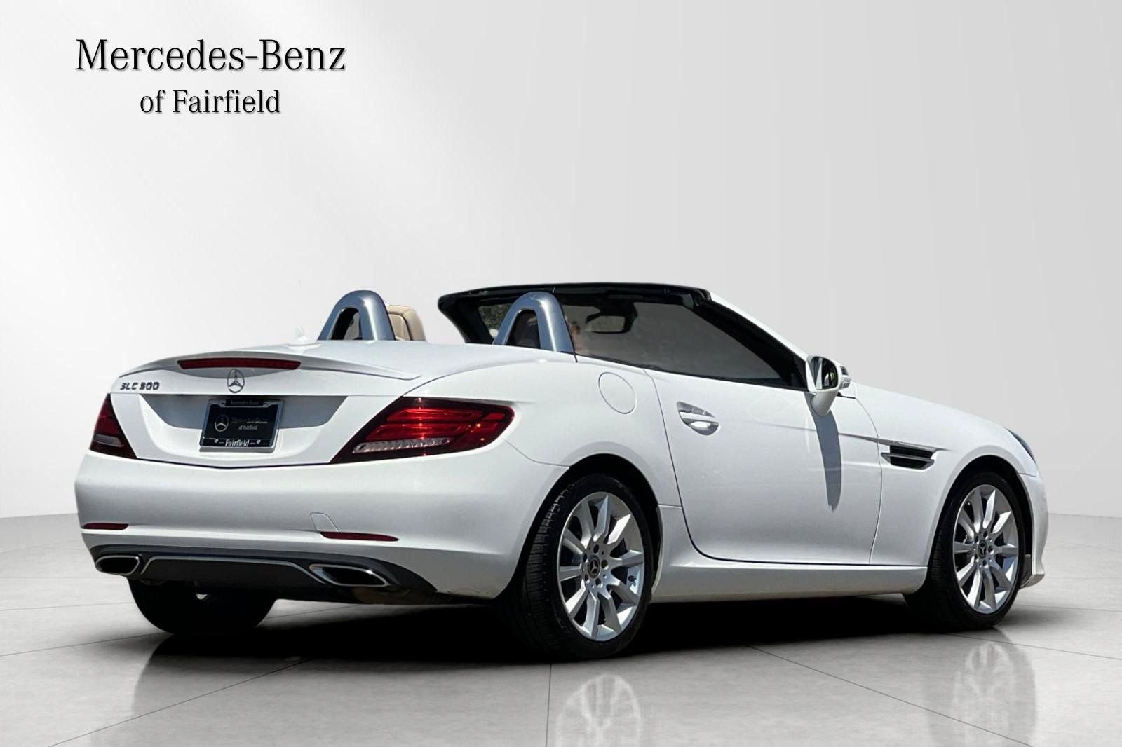Used 2018  Mercedes-Benz 300 image 2