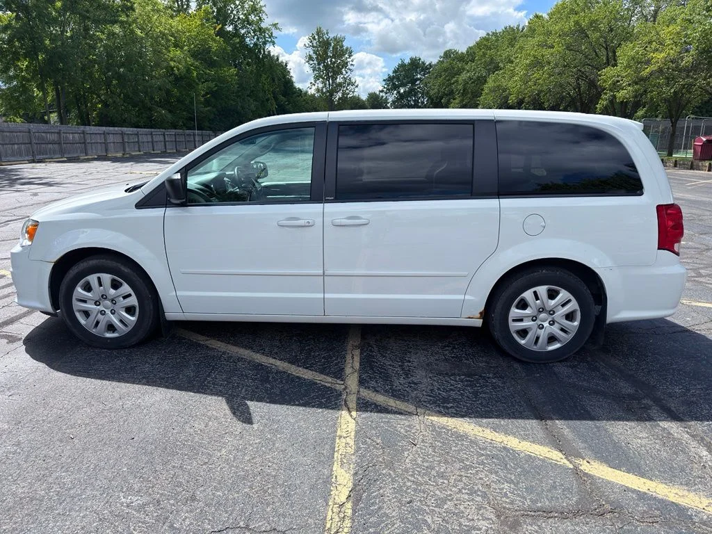 Used 2013 White Dodge SE image 14