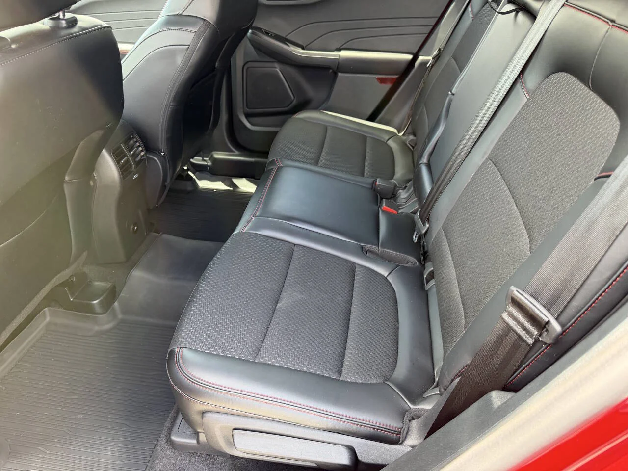 Used 2025 Red Ford ST Line 4dr SUV image 18