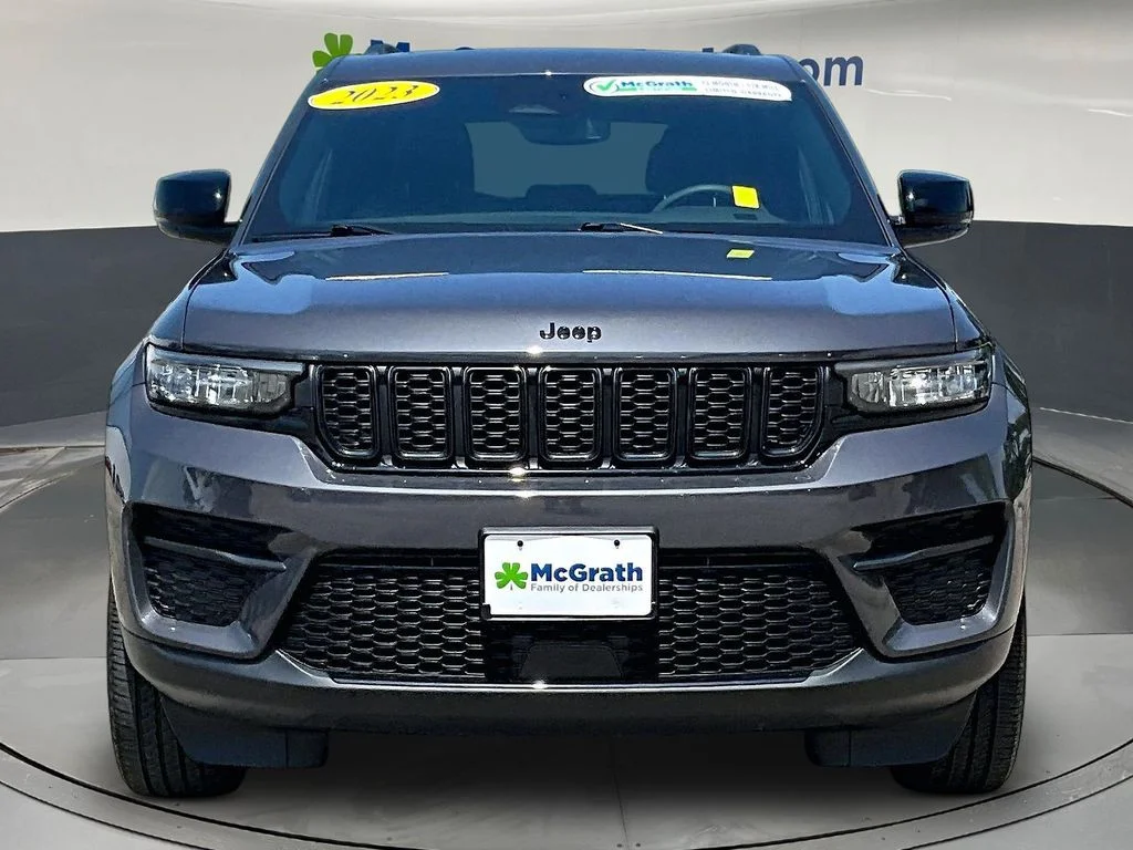 Used 2023 Gray Jeep Altitude X image 2