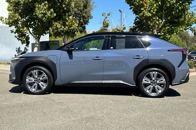 Certified Used 2023 Gray Subaru Touring image 7