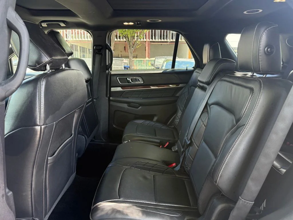 Used 2019 White Ford Platinum image 27
