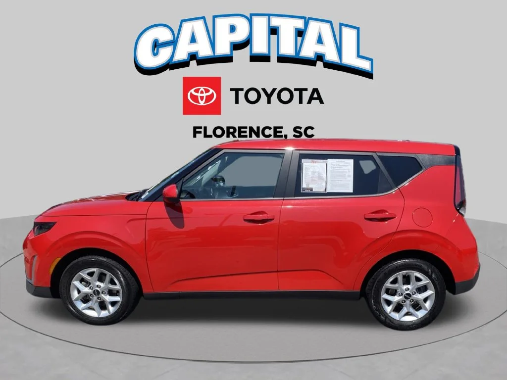 Used 2023 Red Kia LX image 3