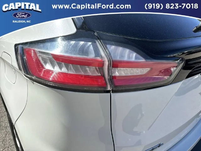Used 2022 White Ford SEL image 15