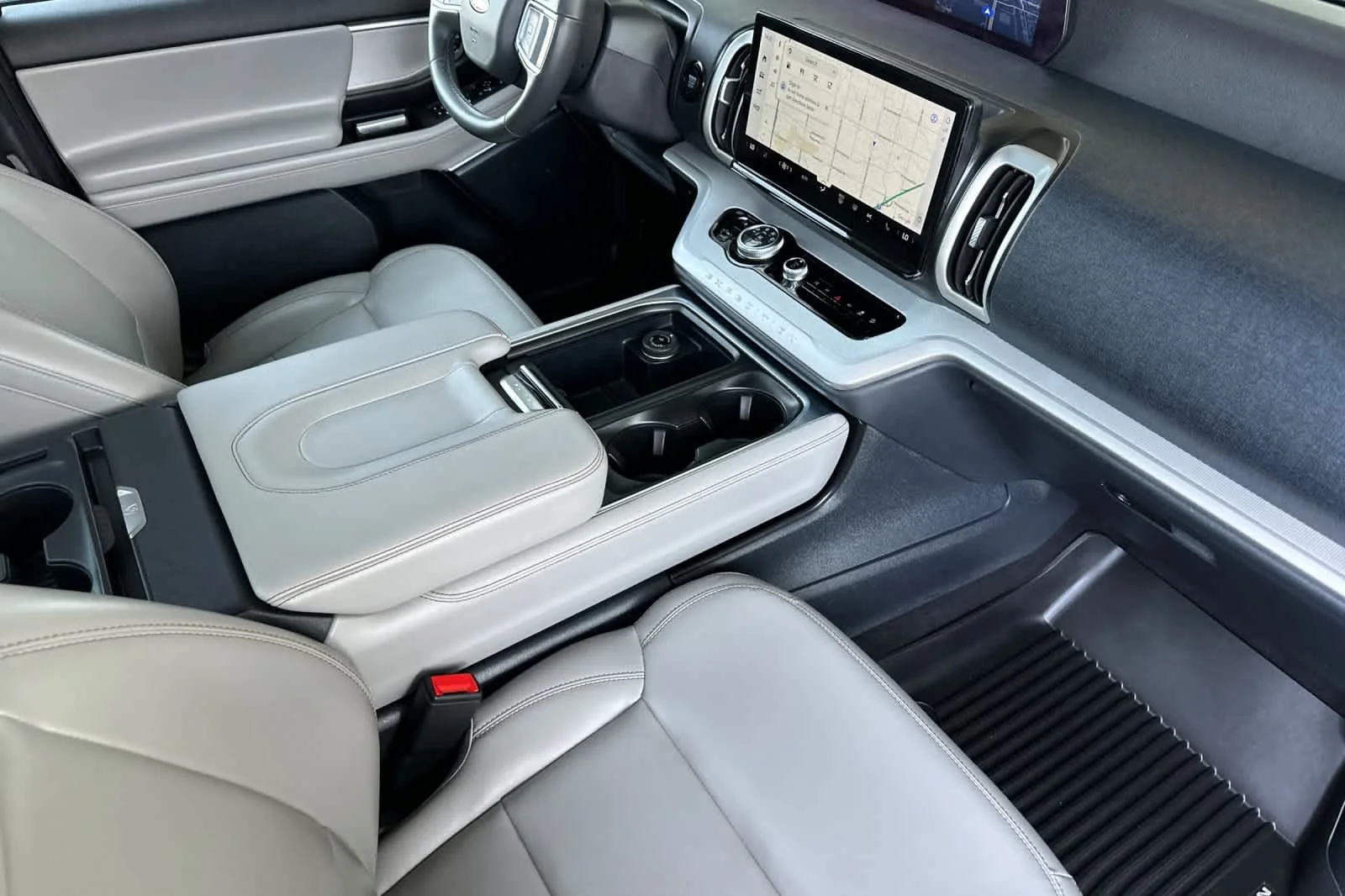 Certified Used 2025 Star White Ford Active image 17