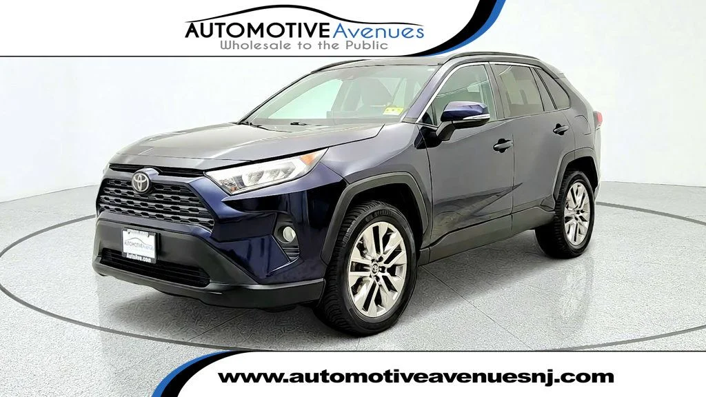 Used 2019 Blueprint Toyota XLE Premium AWD w/ Cold Weather Pkg image 1
