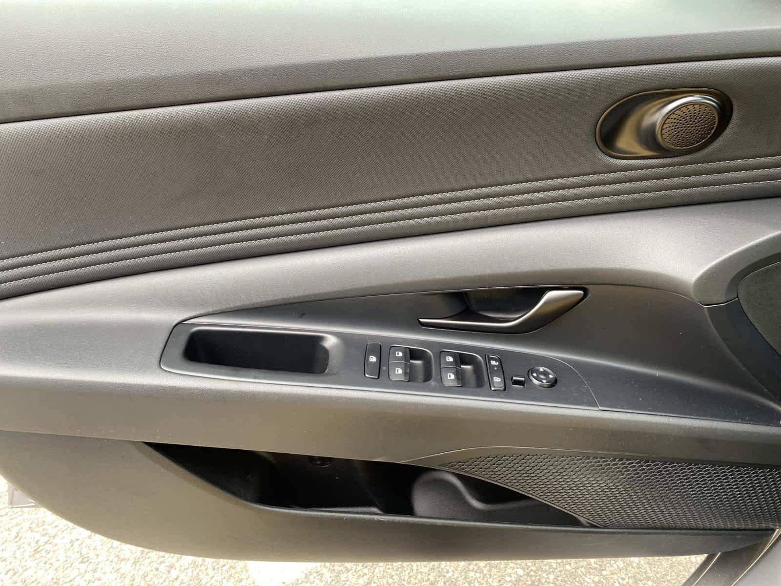 Certified Used 2025 Fluid Metal Hyundai SEL Sport image 18