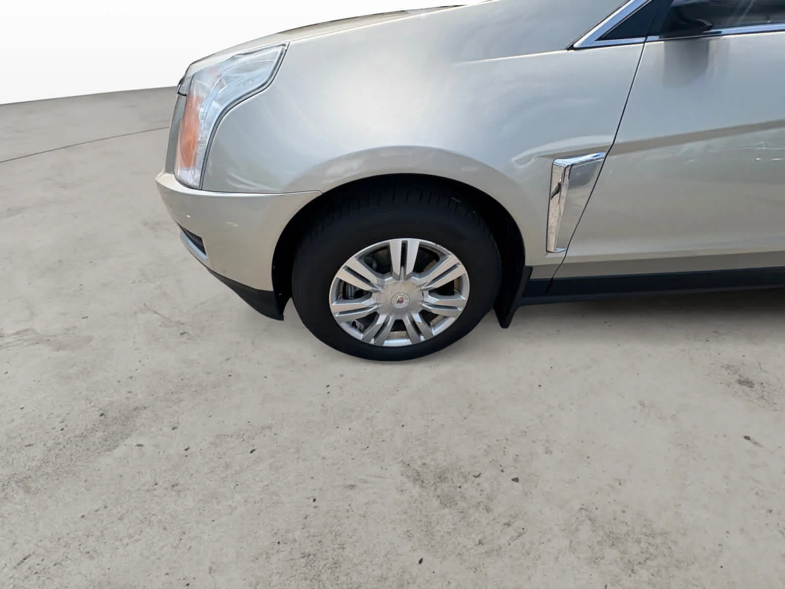 Used 2015 Silver Coast Metallic Cadillac Luxury Collection image 10