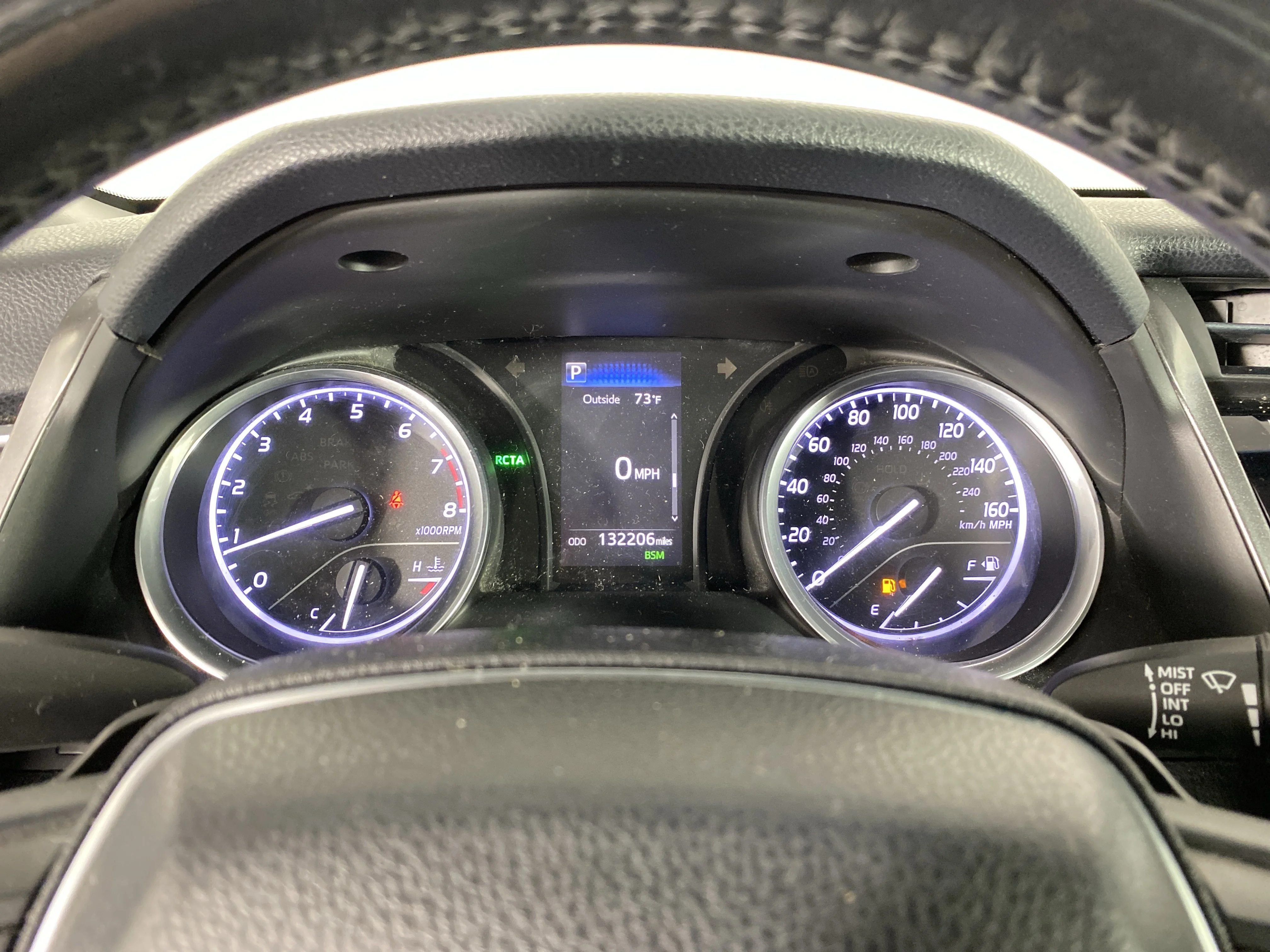 Used 2018 Super White Toyota SE image 21