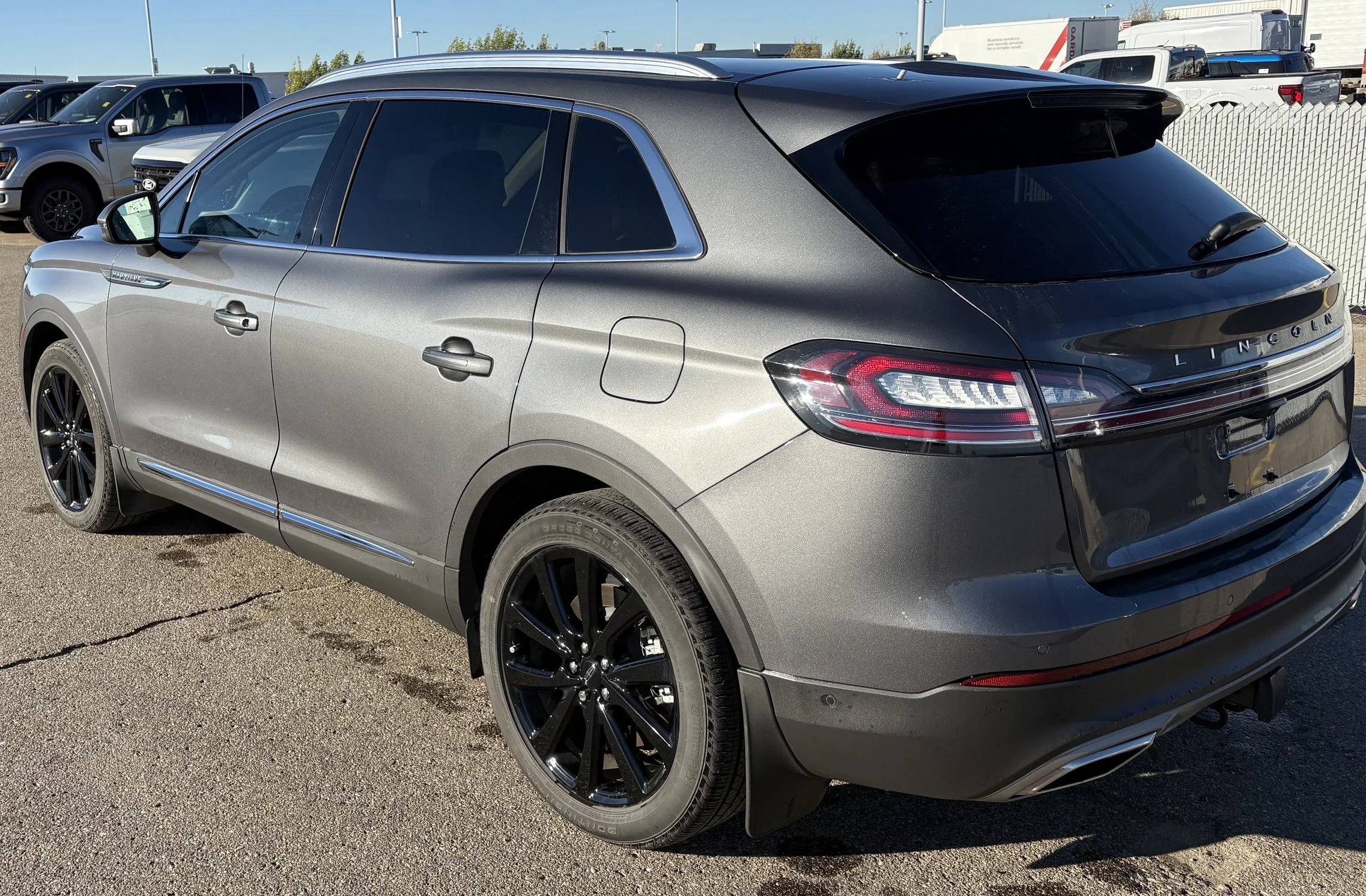 Used 2023 GRAY Lincoln RESERVE AWD image 3