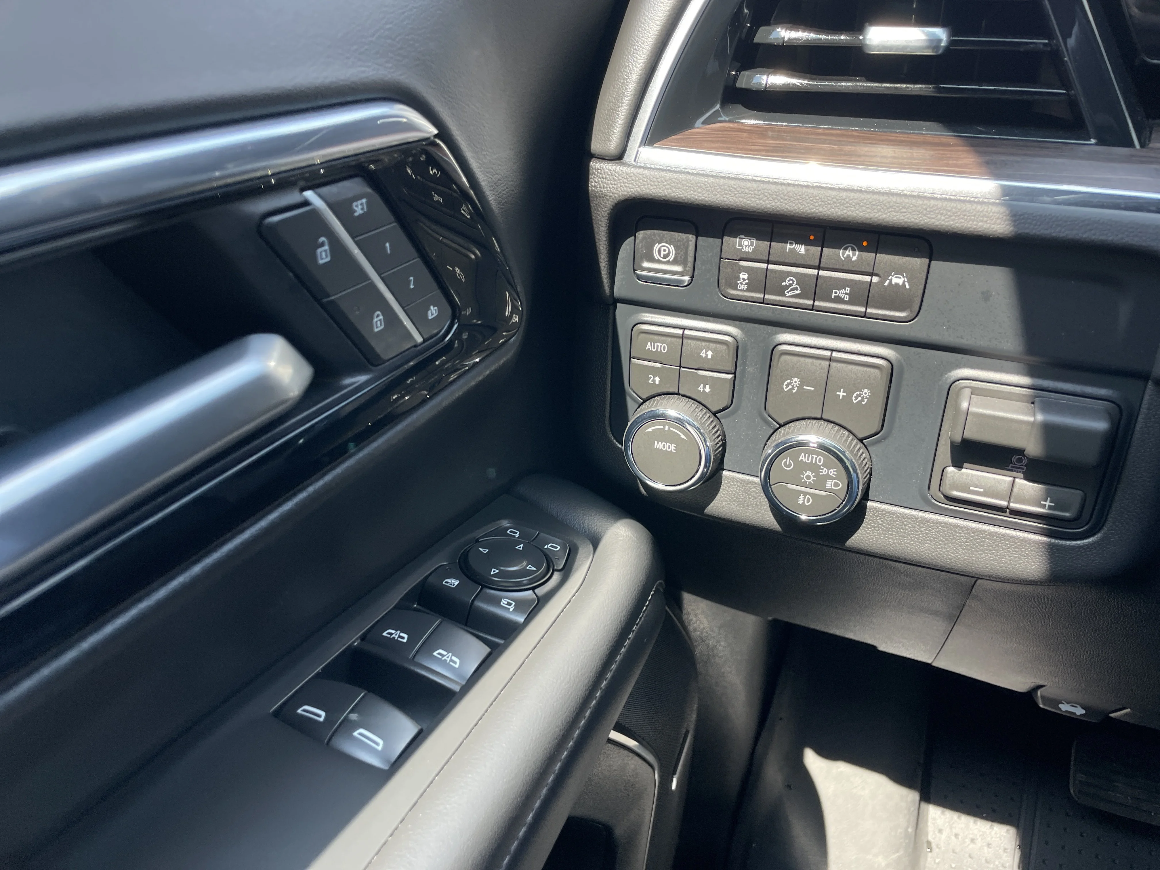 Used 2026 Black Chevrolet Z71 image 26