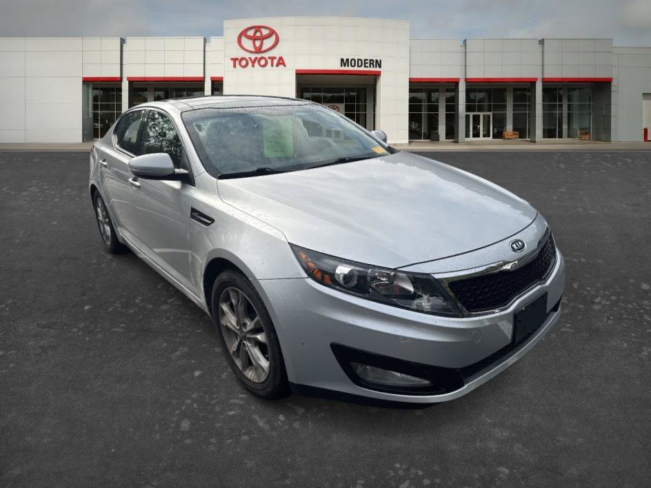 Used 2011 Bright Silver Kia EX image 13