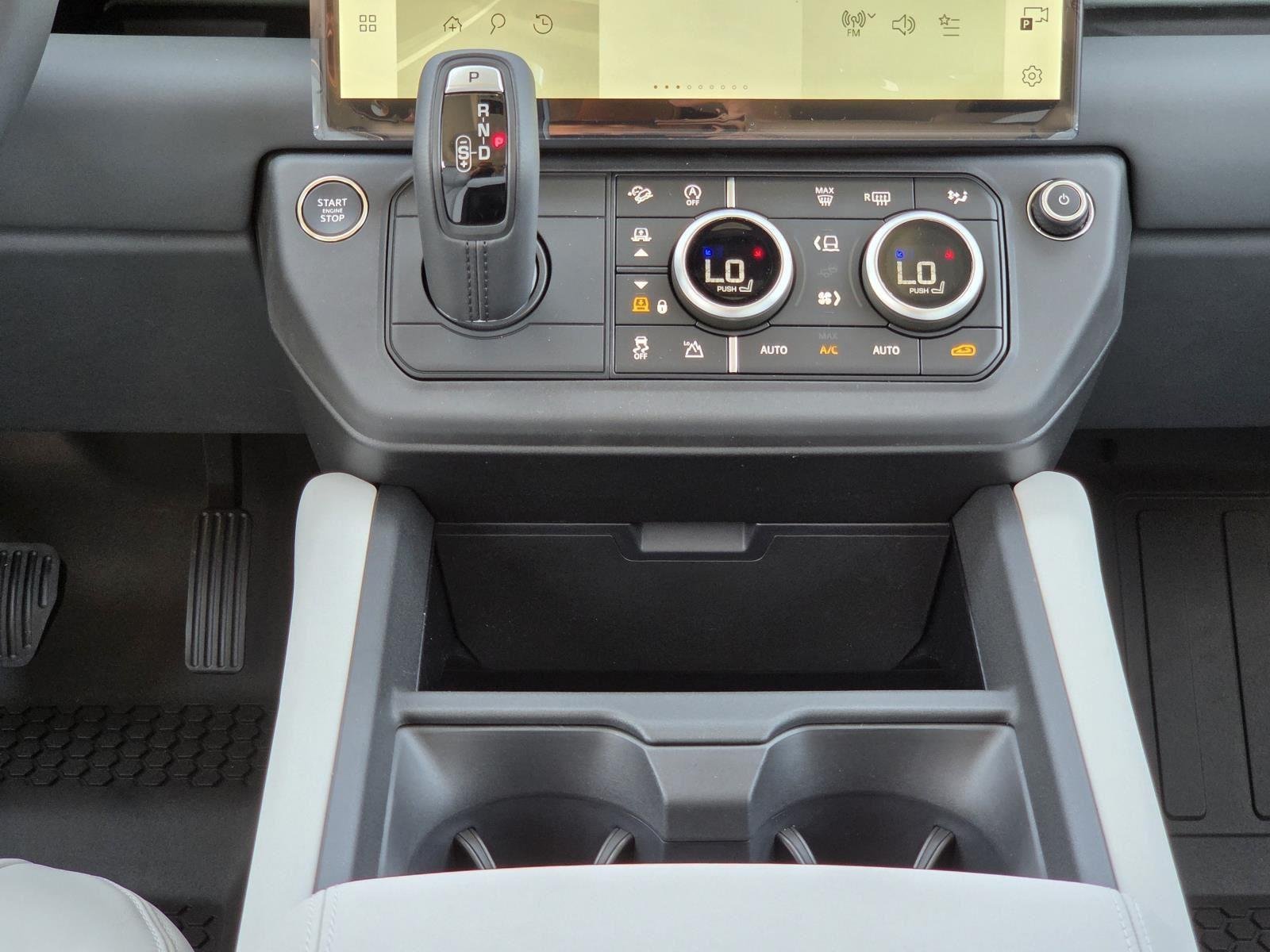 New 2026 Keswick Green LAND ROVER  image 18