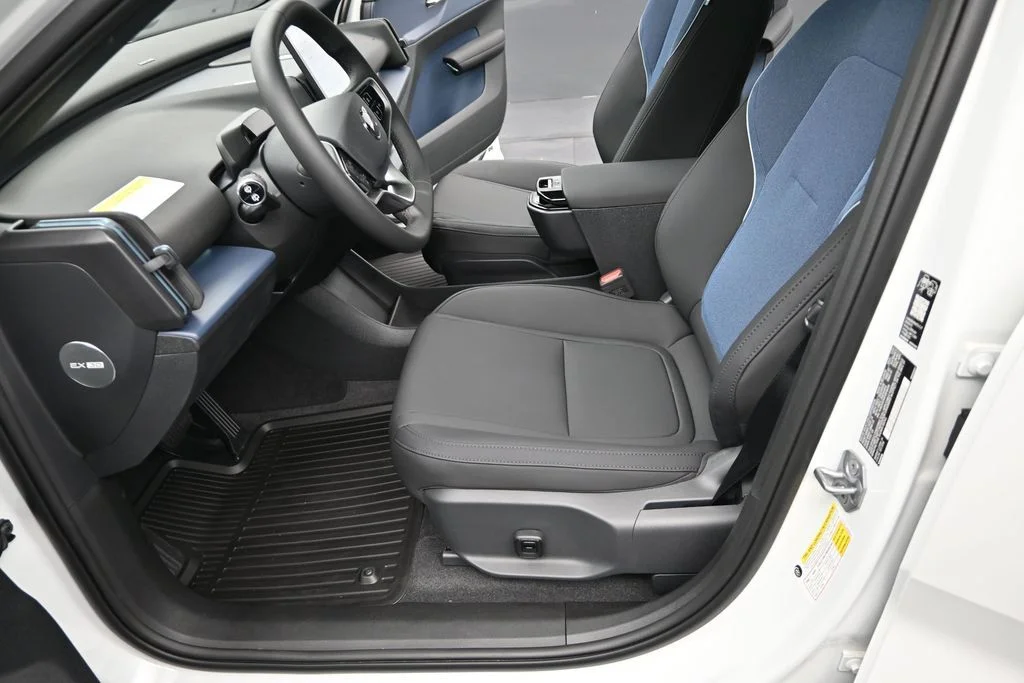 New 2026 Crystal White Volvo Twin Motor Performance Plus image 10