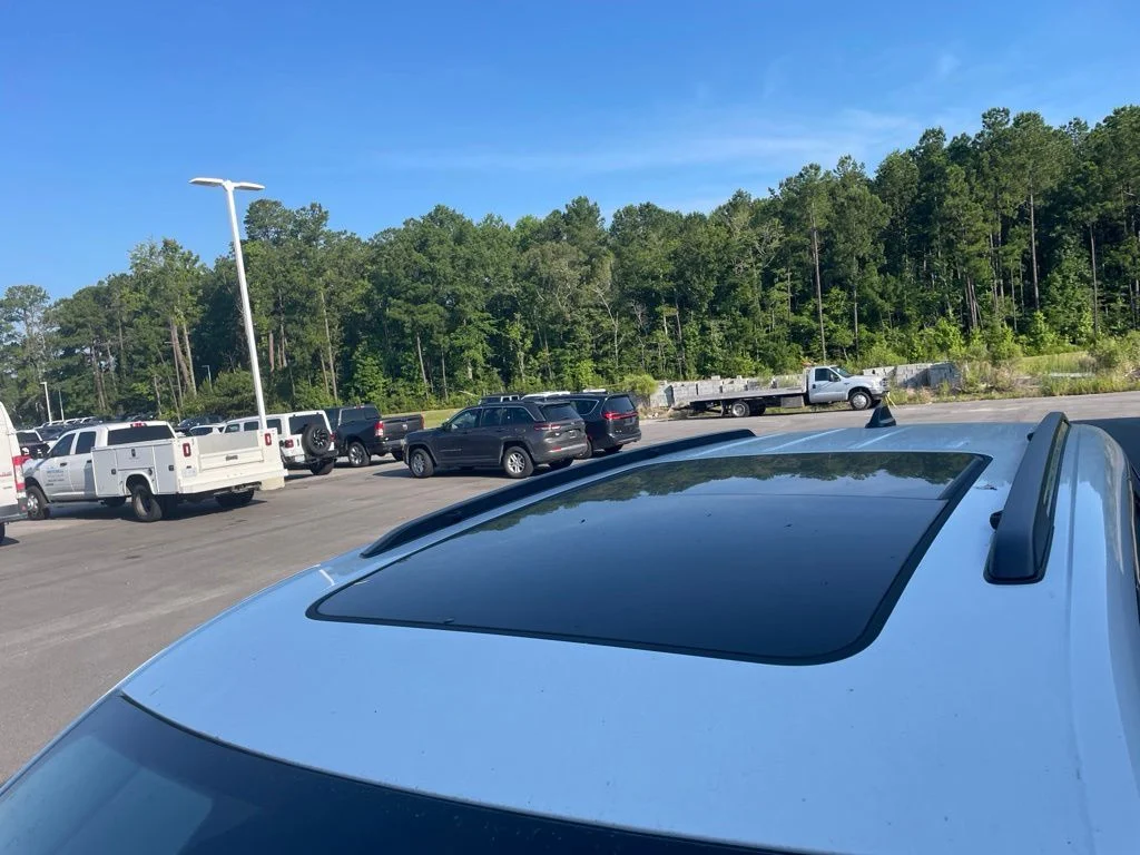 Used 2023 White Jeep Limited image 10