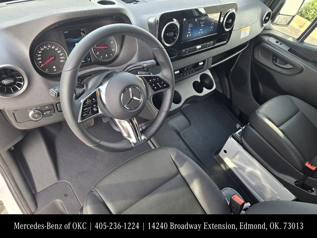 Used 2025 White Mercedes-Benz Cargo 170 WB image 26