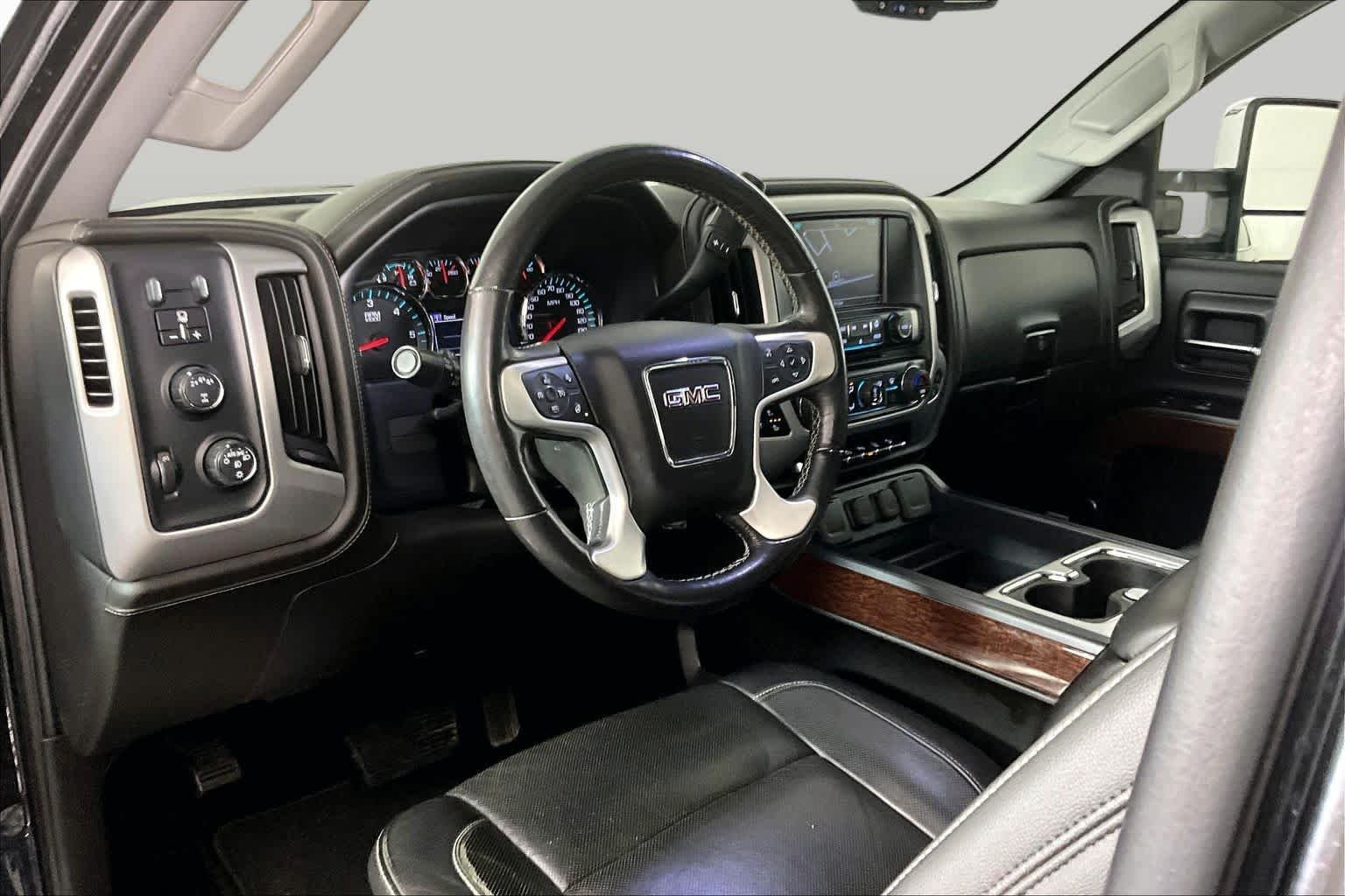 Used 2018 Onyx Black GMC SLT image 17
