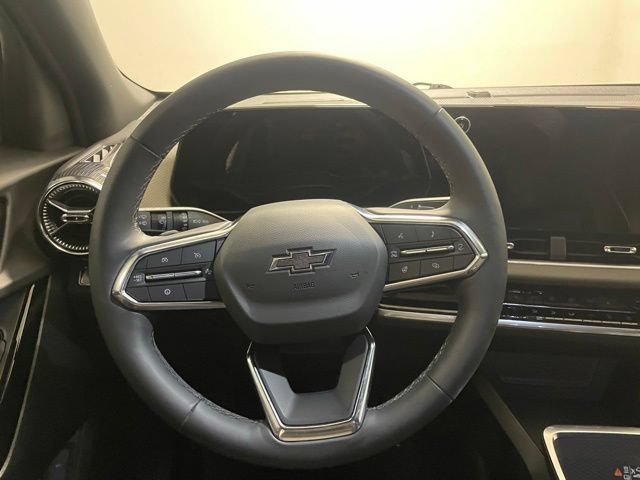 Used 2026 Lakeshore Blue Metallic Chevrolet LT image 17