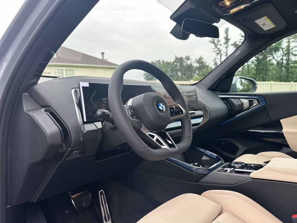 New 2027 Cape York Green Metallic BMW xDrive28i image 17