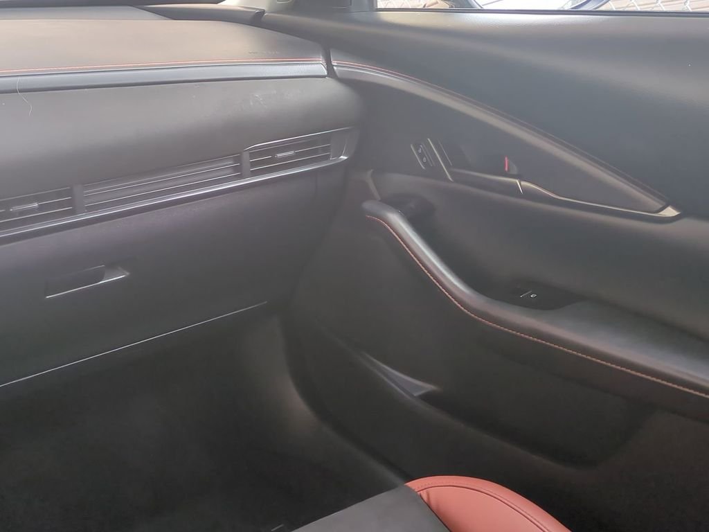 2025 Mazda CX-30 Carbon Turbo - Photo 19
