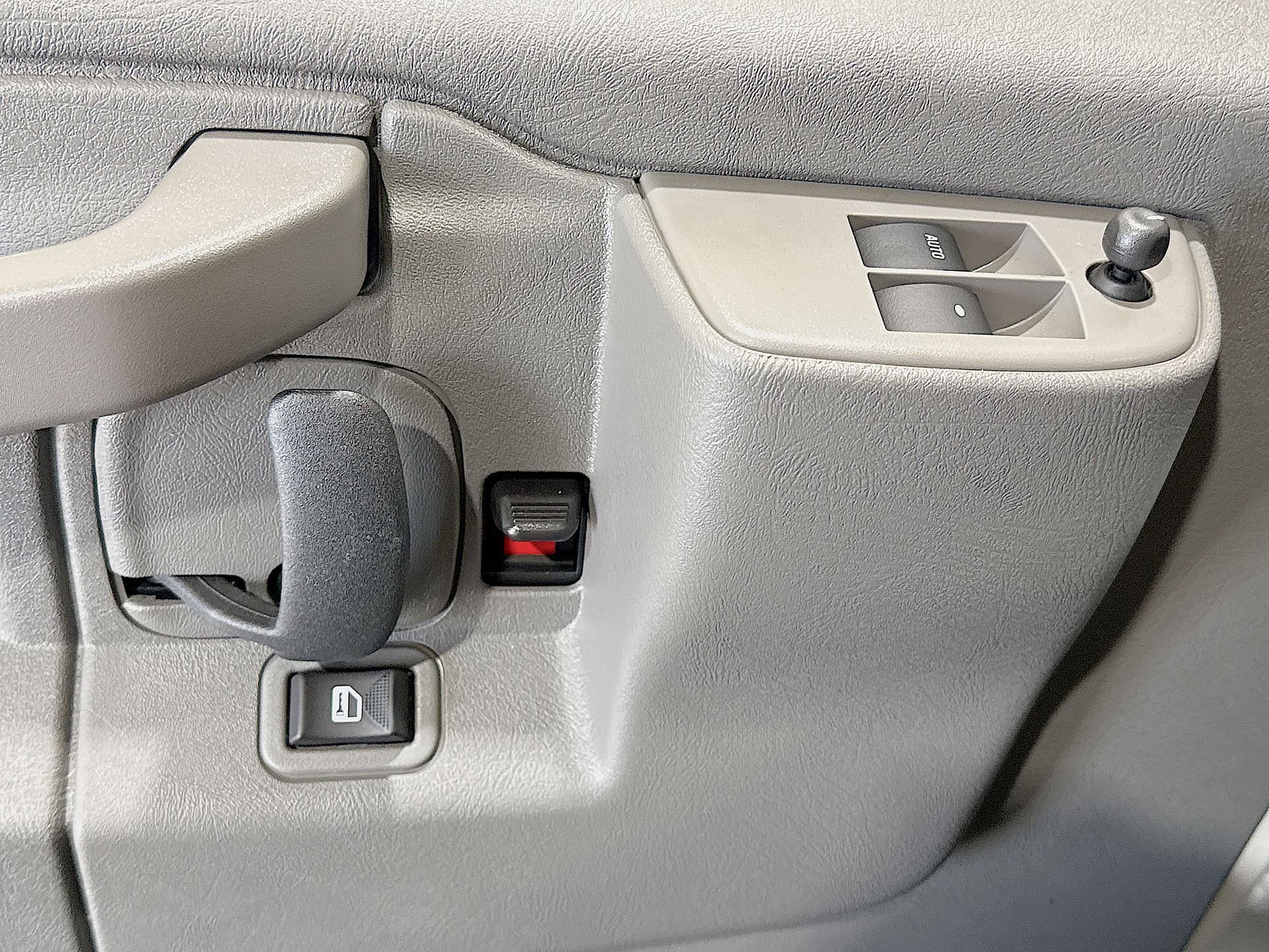 2025 GMC Savana Cargo Work Van - Photo 20