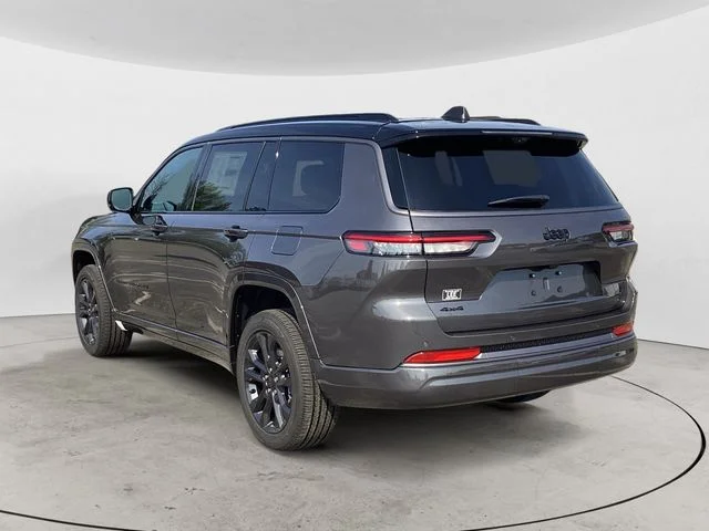 New 2026 Gray Metallic Jeep LIMITED RESERVE 4X4 image 3