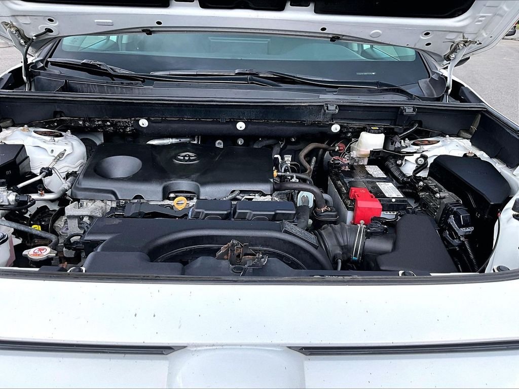 Used 2021 White Toyota LE image 29