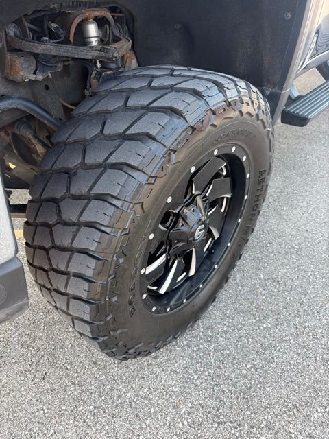 Used 2020 Blue GMC Base image 9