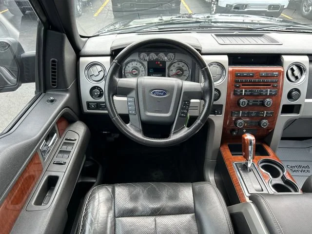 Used 2010  Ford XL image 22