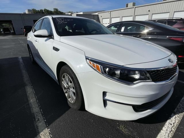 2016 Kia Optima LX AT's photo