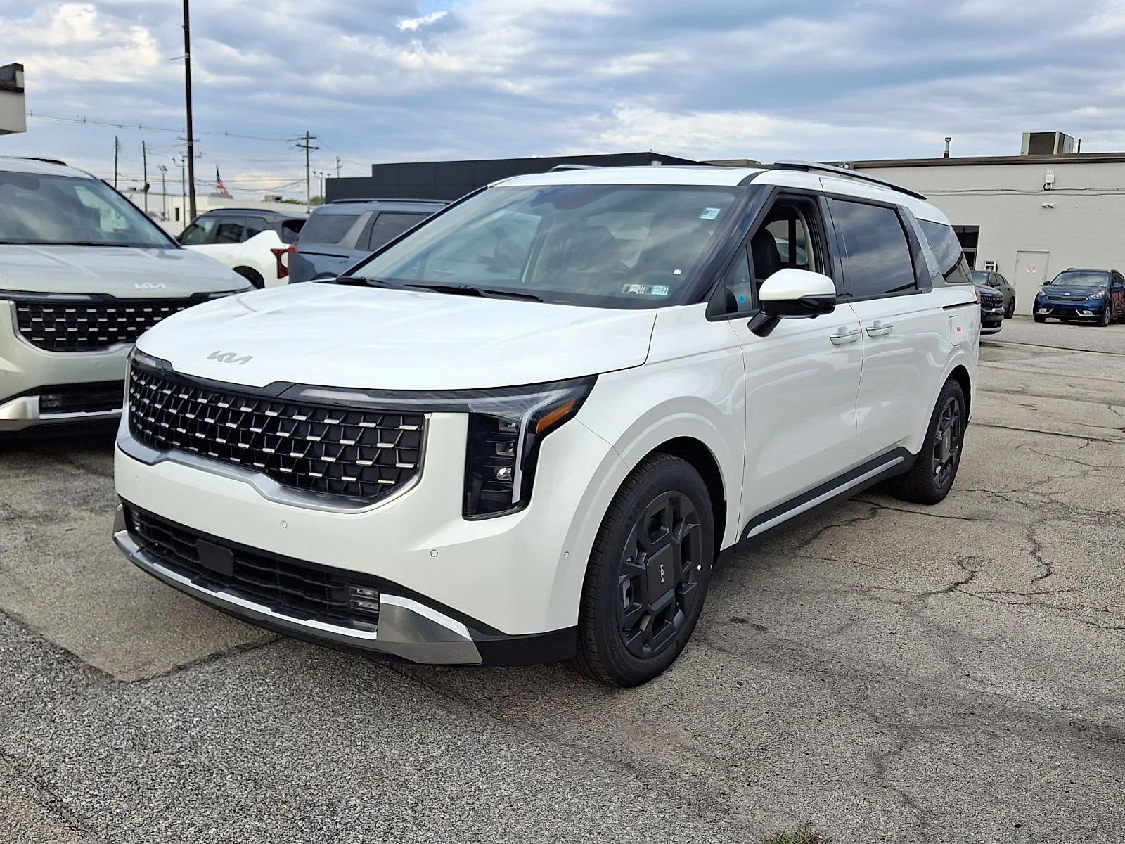 New 2027 White Kia SX image 3