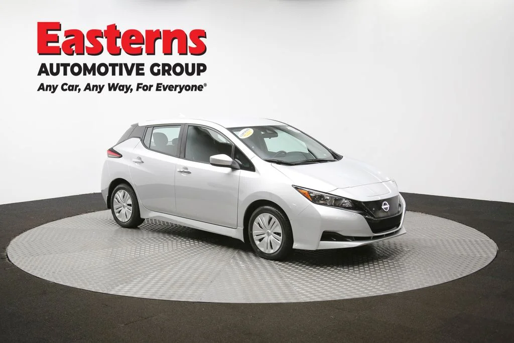 Used 2023 Silver Nissan S image 44