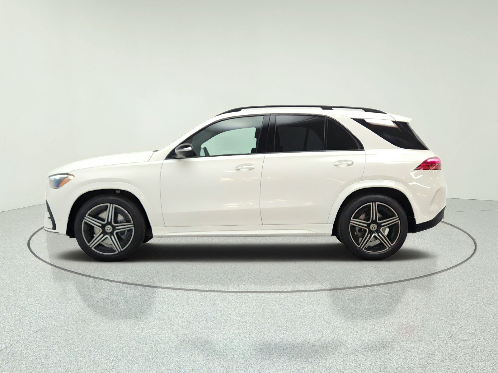 New 2026 Polar White Mercedes-Benz GLE 450 4MATIC® SUV image 8