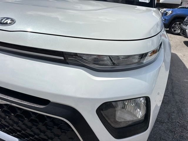 Used 2021 White Kia LX image 9