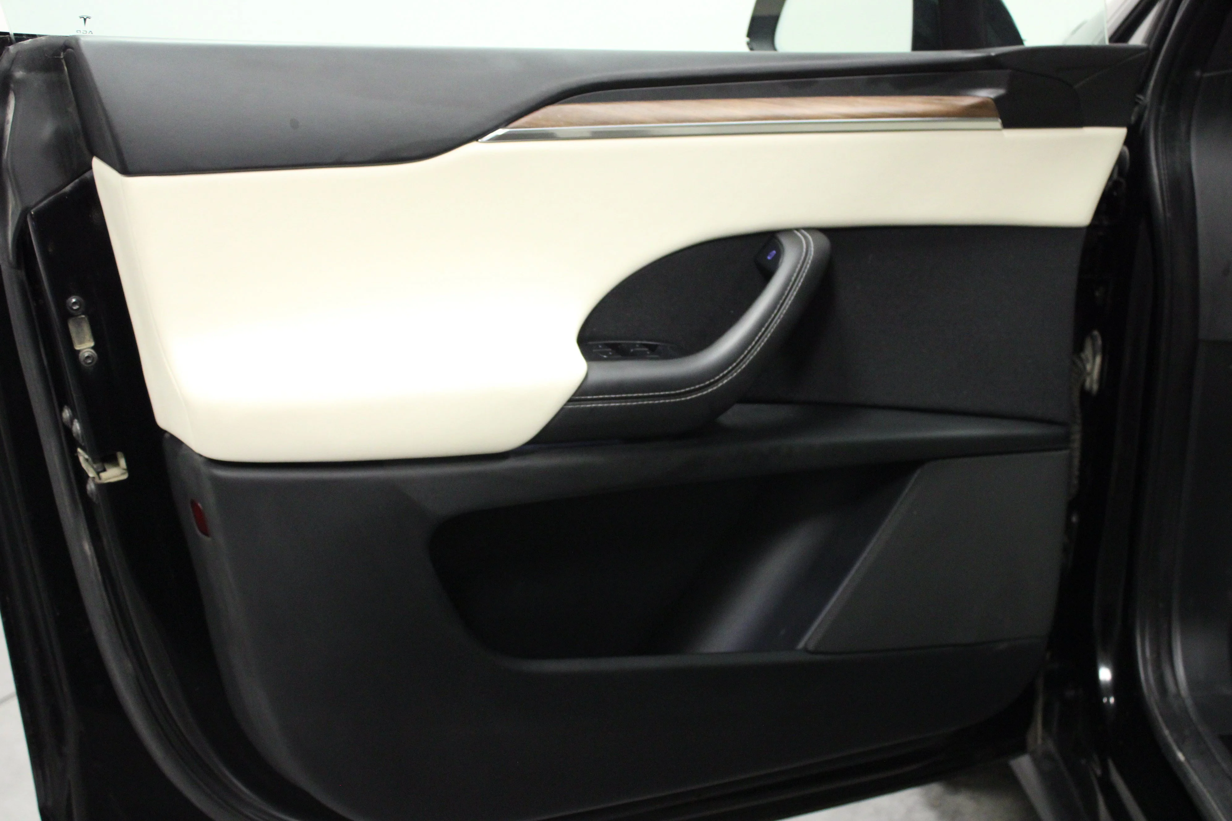 Used 2023 Solid Black Tesla Base image 11