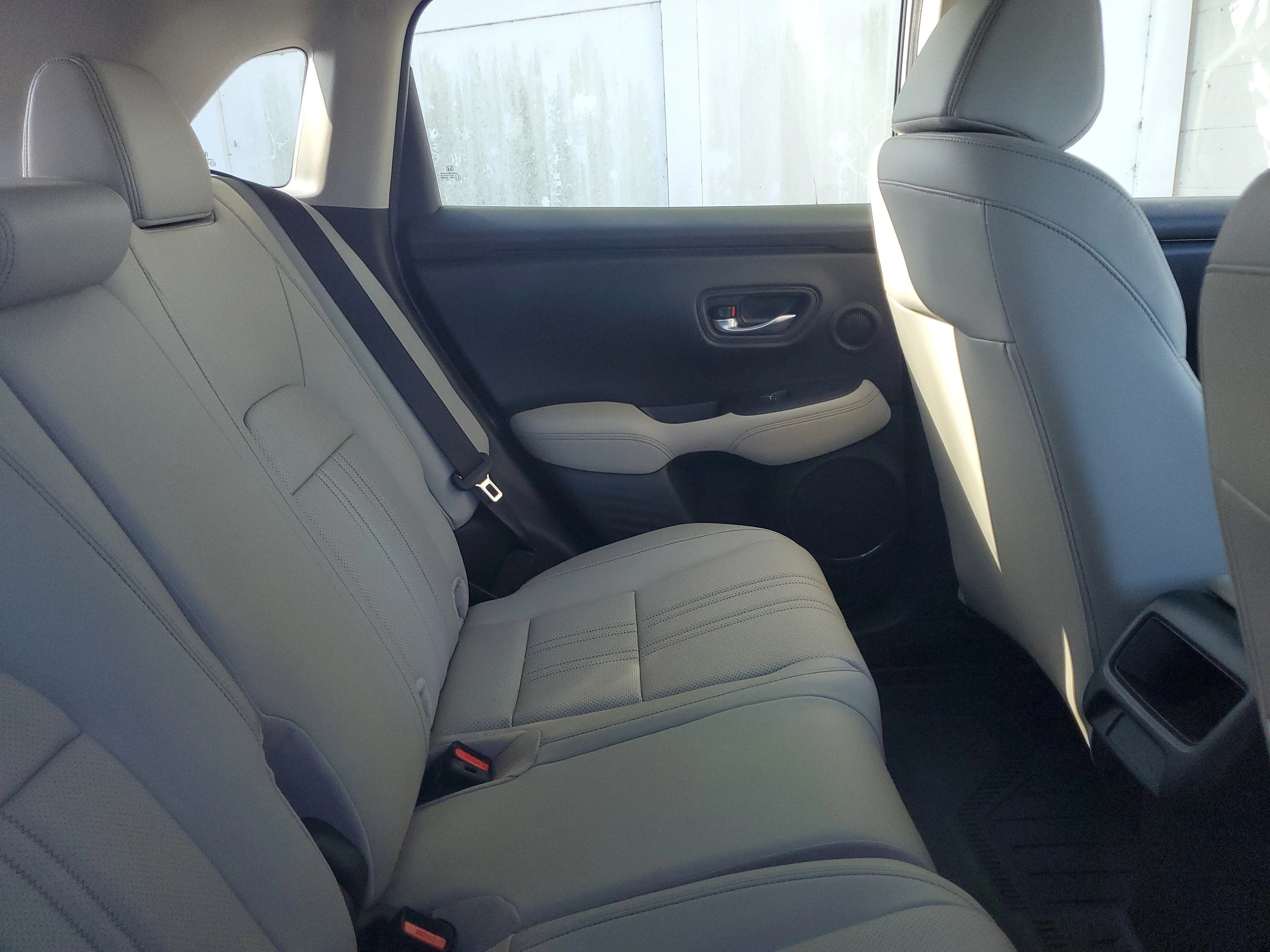 Used 2024 Silver Honda EX-L image 8