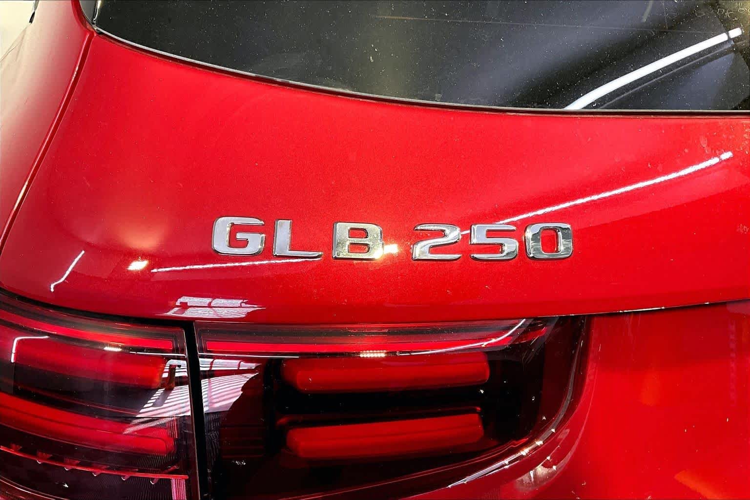 New 2026 MANUFAKTUR Patagonia Red Metallic Mercedes-Benz GLB 250 image 6