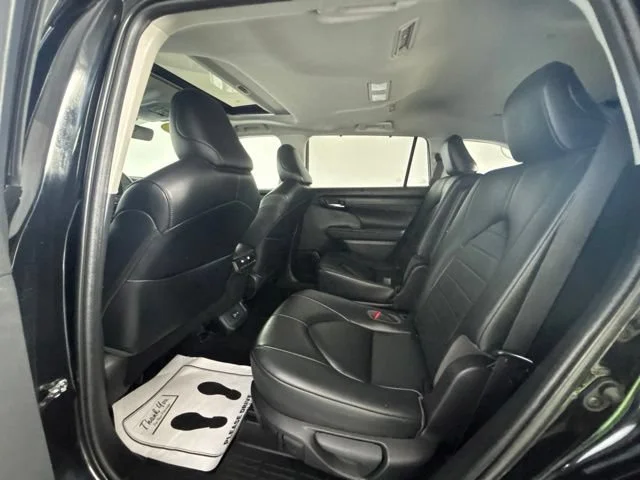 Used 2023 Black Toyota L image 22