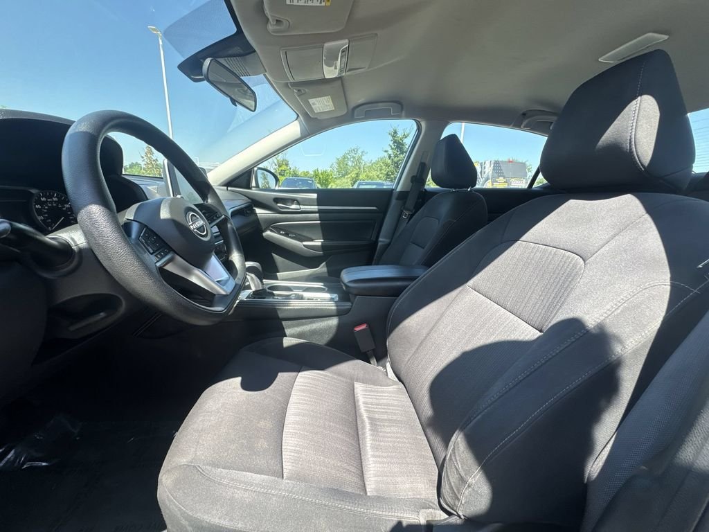 Certified Used 2023 Silver Nissan 2.5 SV image 13
