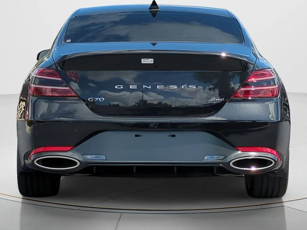 2026 GENESIS G70 Standard - Photo 7