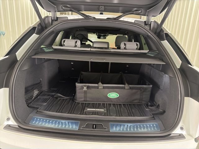 New 2026 Fuji White Land Rover S image 29