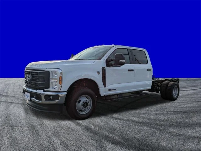 New 2027 Oxford White Ford F-350® XL image 8