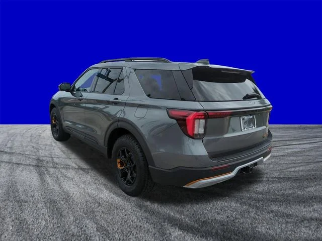 New 2026 Carbonized Gray Metallic Ford Tremor® image 6