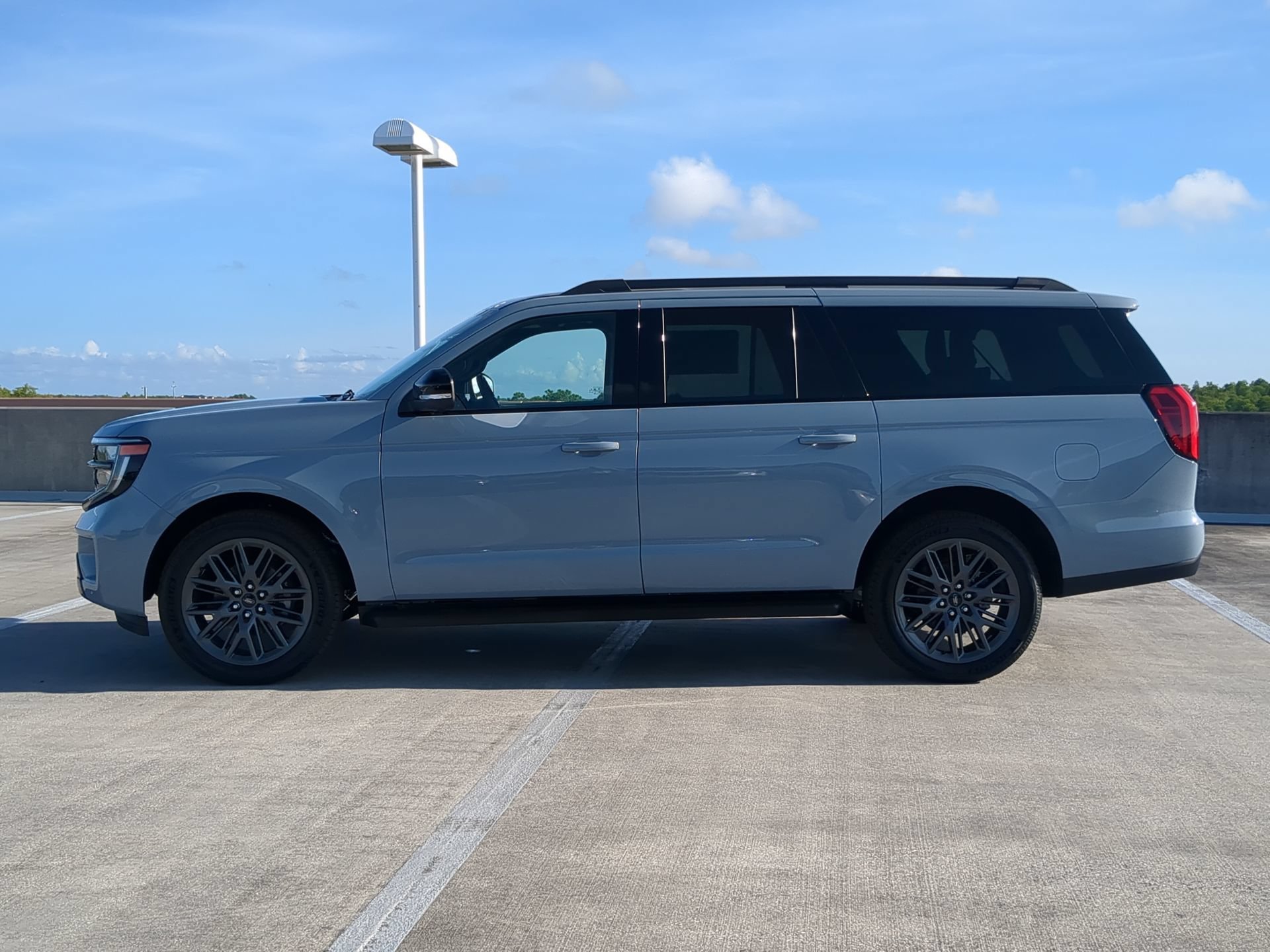 New 2026 Glacier Gray Metallic Tri-Coat Ford MAX Platinum® image 40