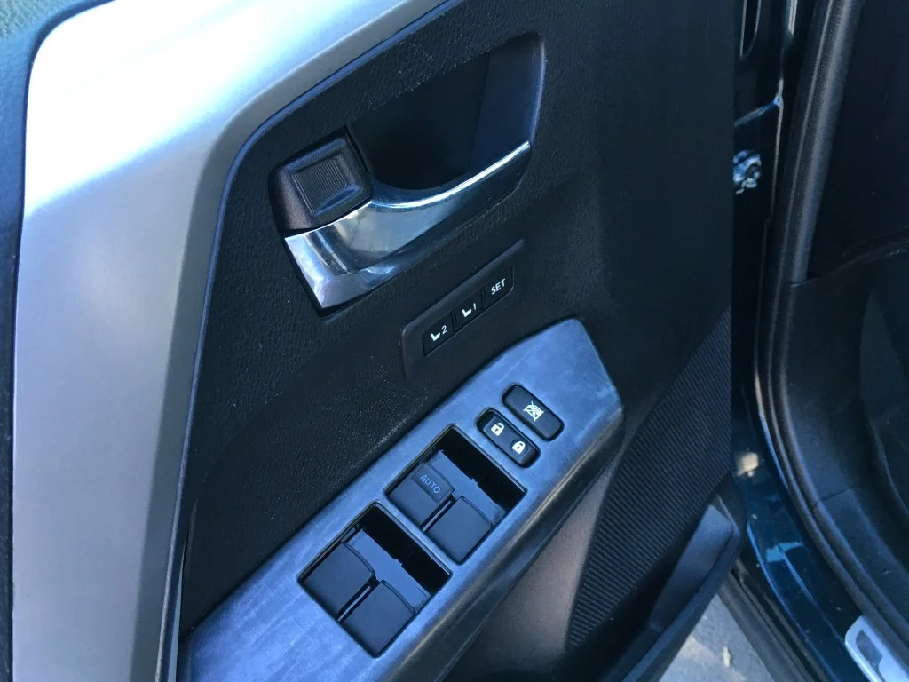 Used 2017 Blue Toyota Platinum image 21