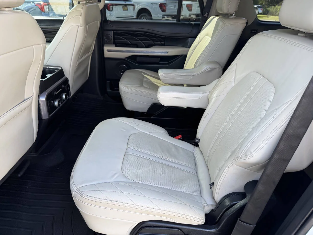 Used 2021 Off White Ford Platinum 4x4 4dr SUV image 16
