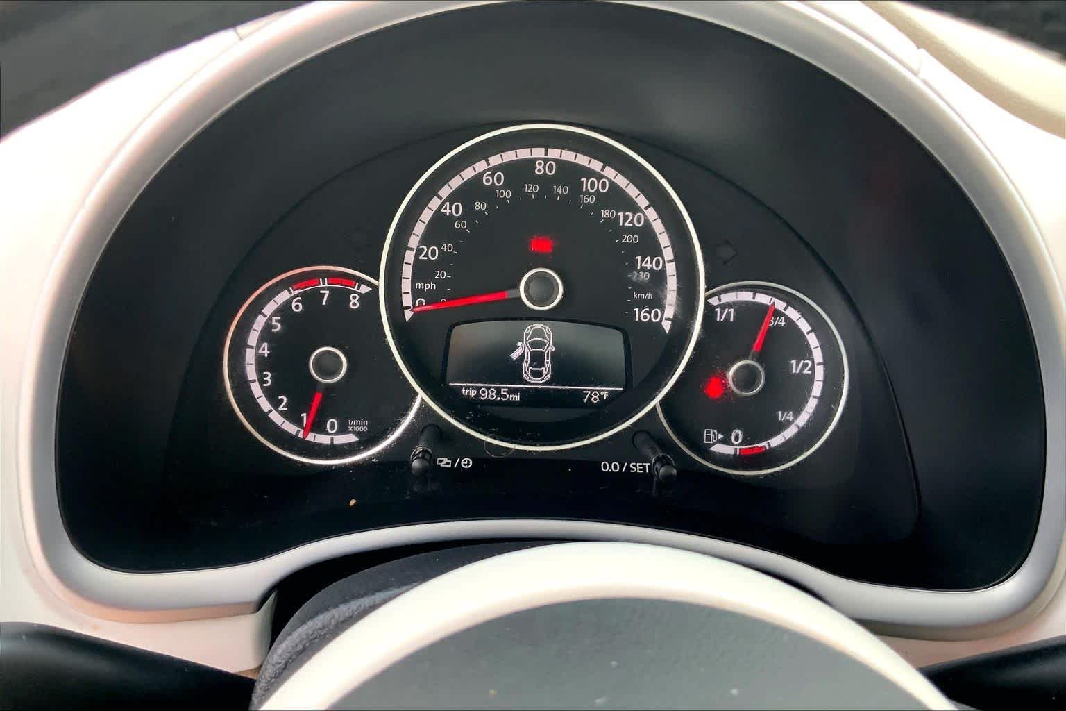 Used 2014 Candy White Volkswagen 2.5L image 22