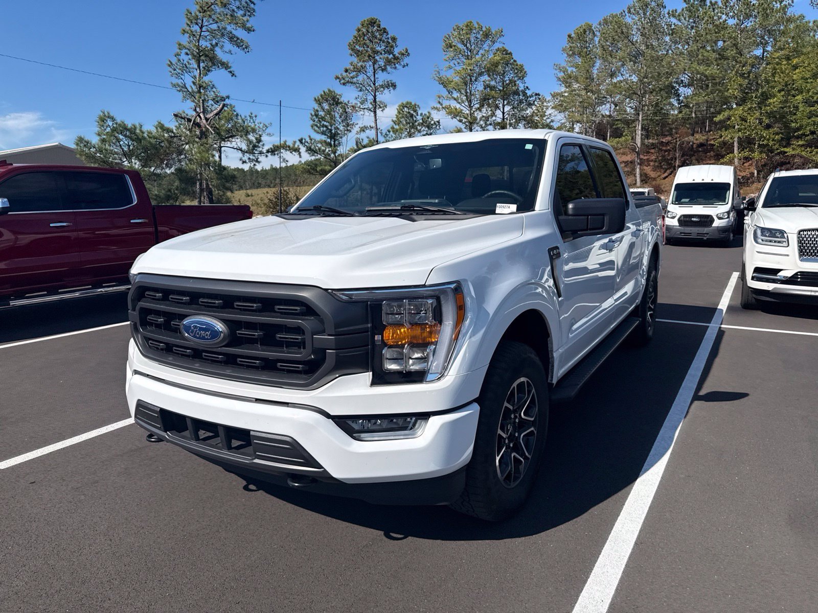 Used 2023 White Ford XLT image 3